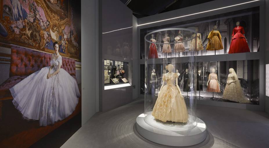 “Christian Dior: Designer of Dreams”: Victoria and Albert Museum in London welcomes largest Dior exhibition