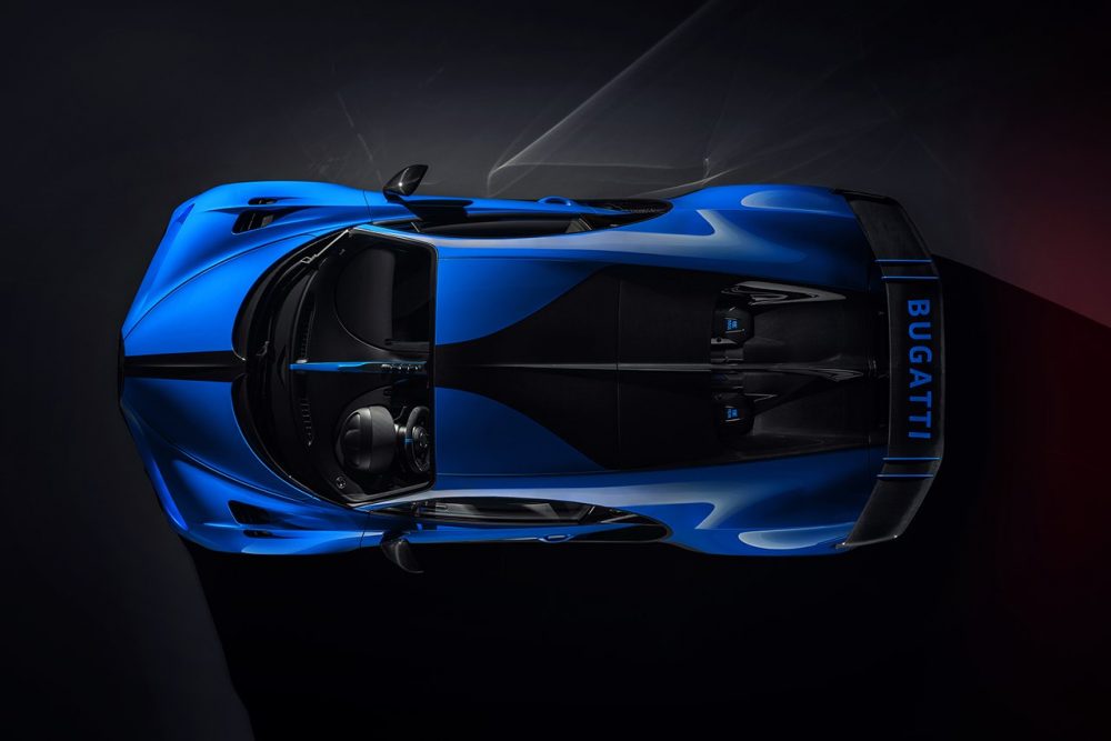 Bugatti Chiron Pur Sport, fast in corners, voracious on country roads