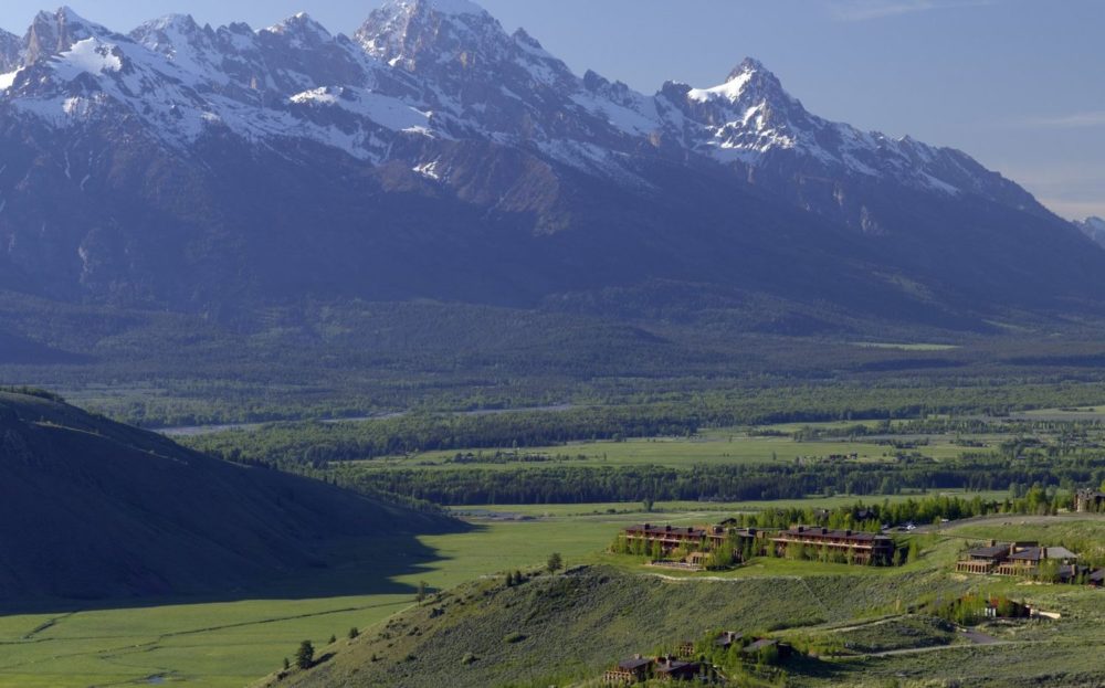 Amangani, Jackson Hole, immerse yourself in nature with year-round wildlife experiences
