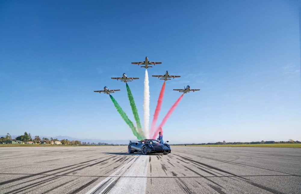 2021 Pagani Huayra Tricolore, the highest representation of aviation technology applied to a car