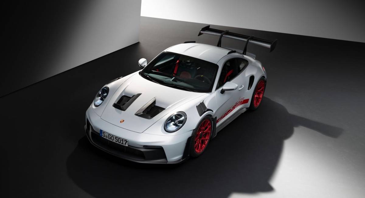 The new Porsche 911 GT3 RS is uncompromisingly designed for maximum performance