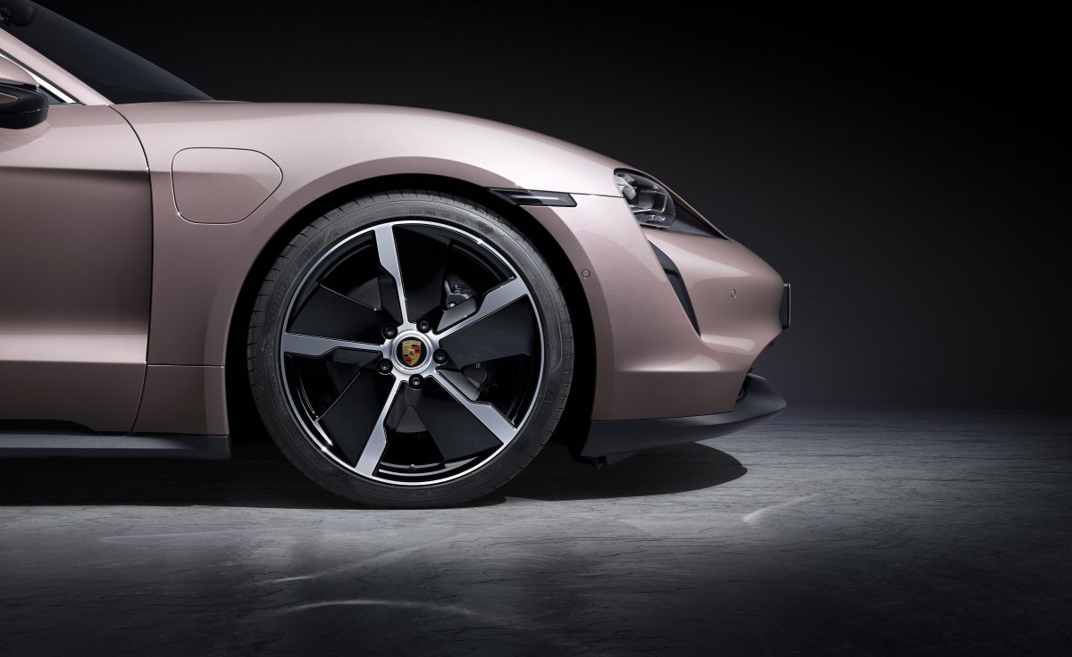 Porsche extends the Taycan model range with an all-electric luxury variant