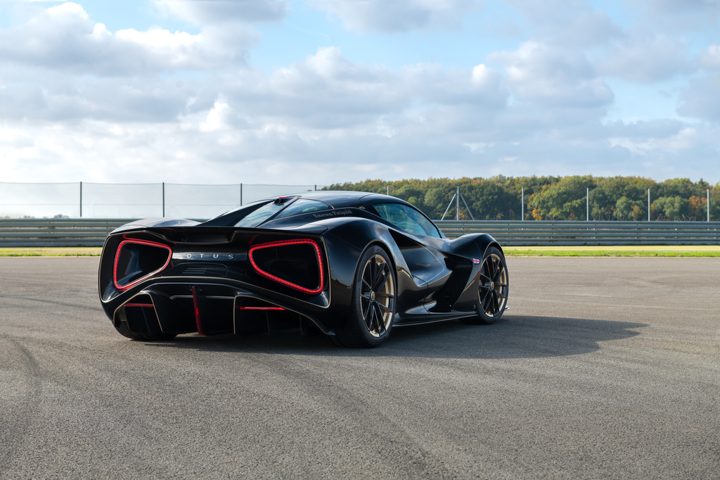Lotus pays tribute to Emerson Fittipaldi with a new ultra-limited Evija Hypercar
