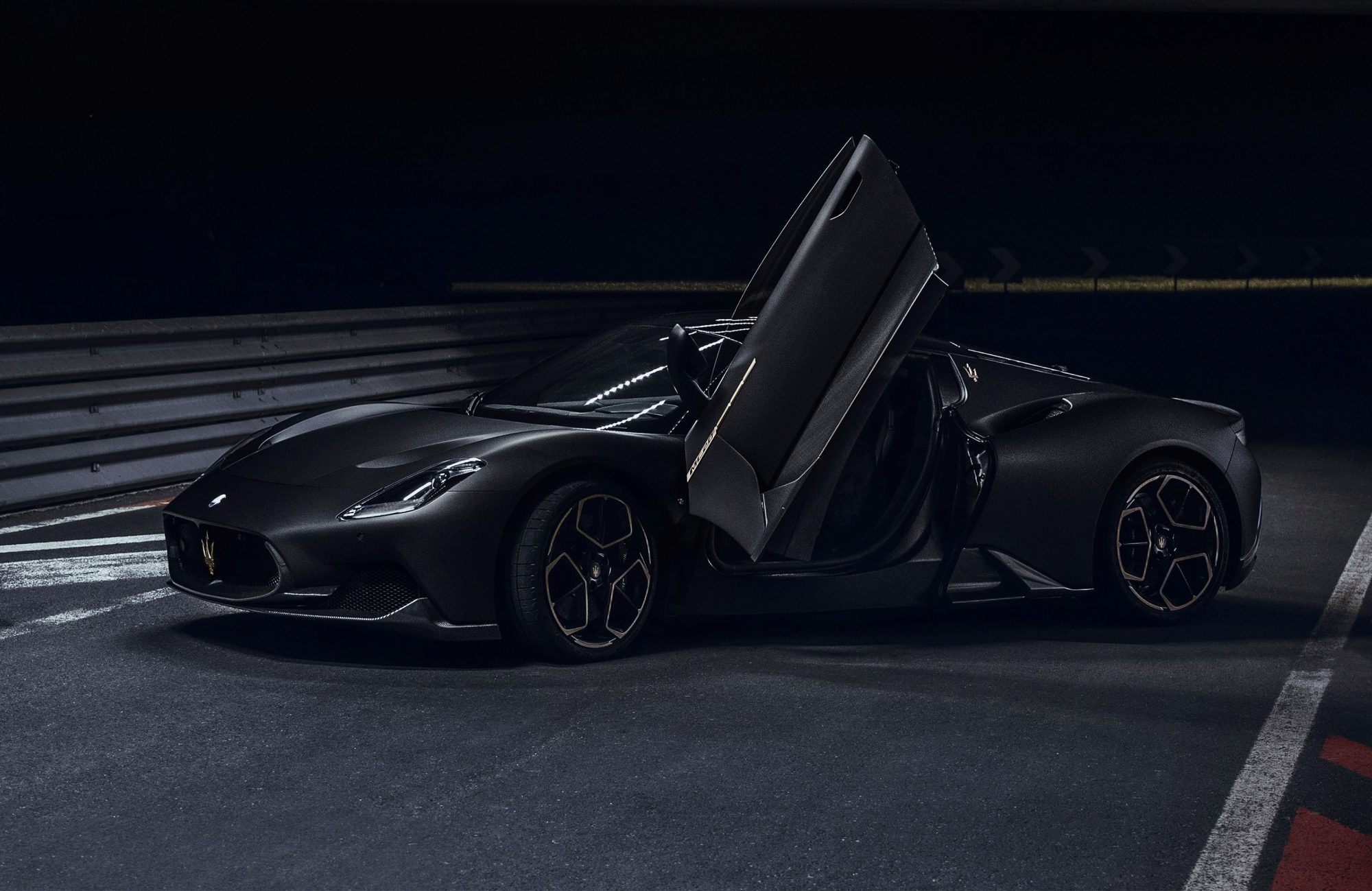 Maserati unveils MC20 Notte, a fierce creature of the nocturnal world