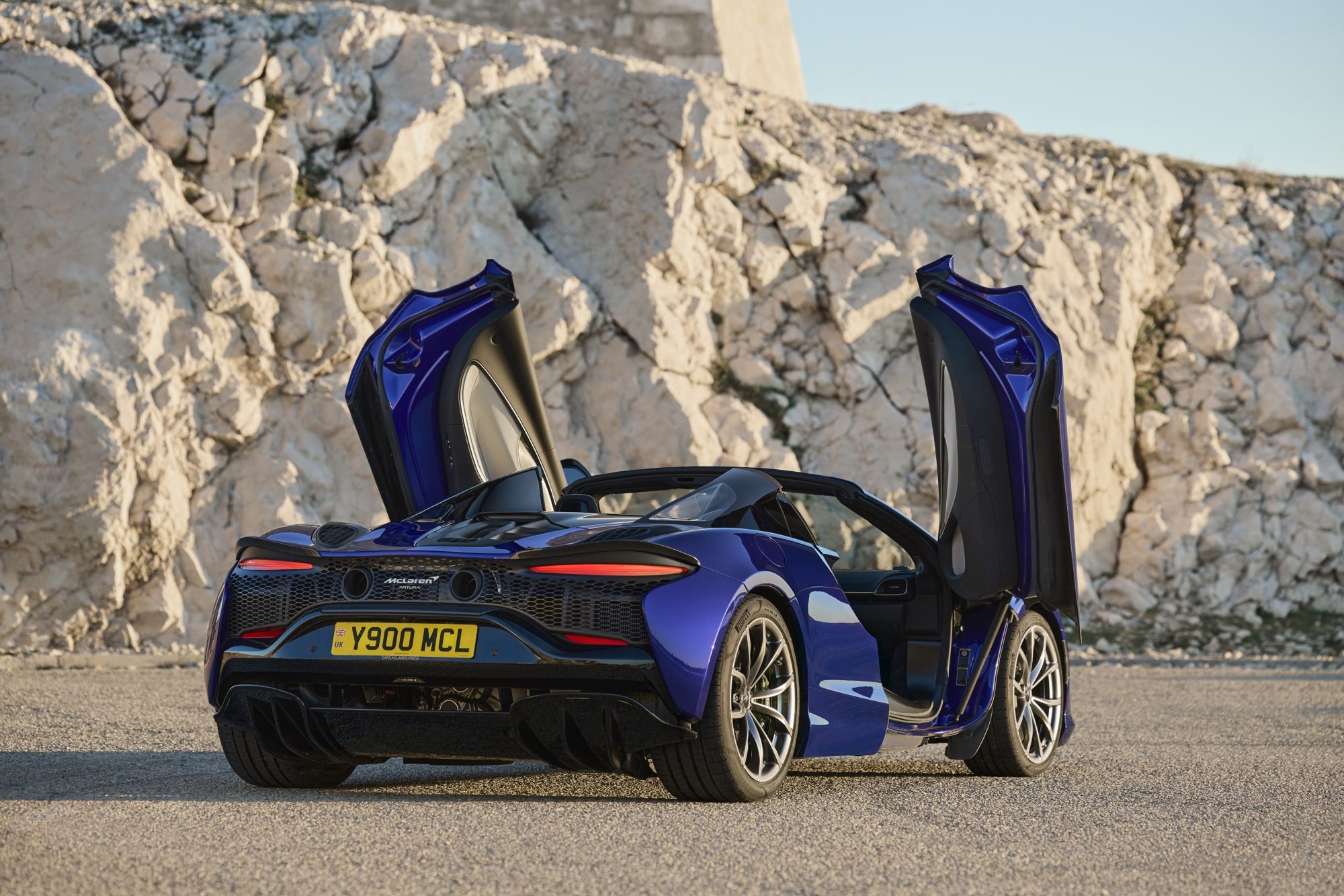 New Artura Spider revealed as McLaren’s first-ever High-Performance Hybrid convertible