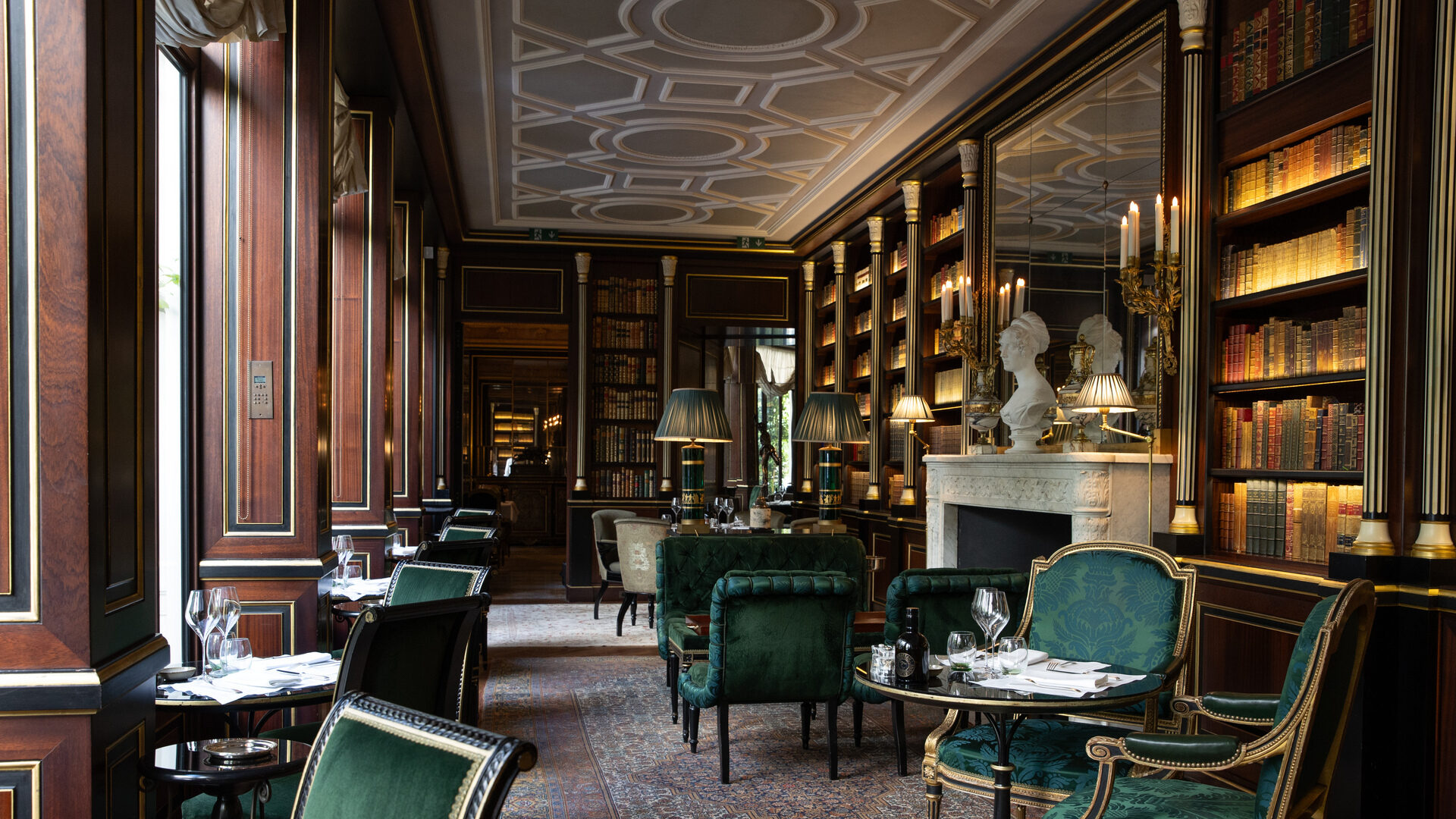 La Réserve Paris epitomizes the fusion of Parisian elegance with modern luxury