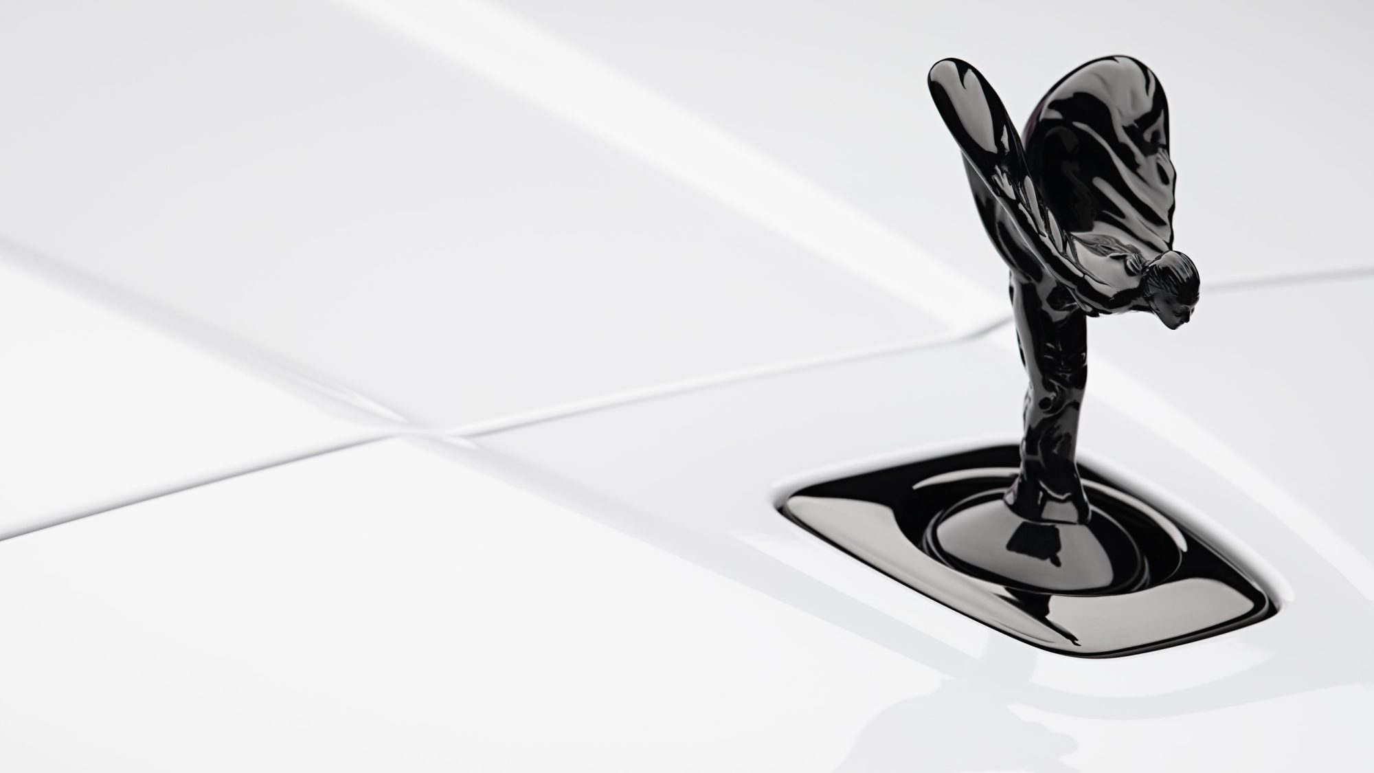 Art and asphalt collide in the Rolls-Royce Black Badge Cullinan Series II