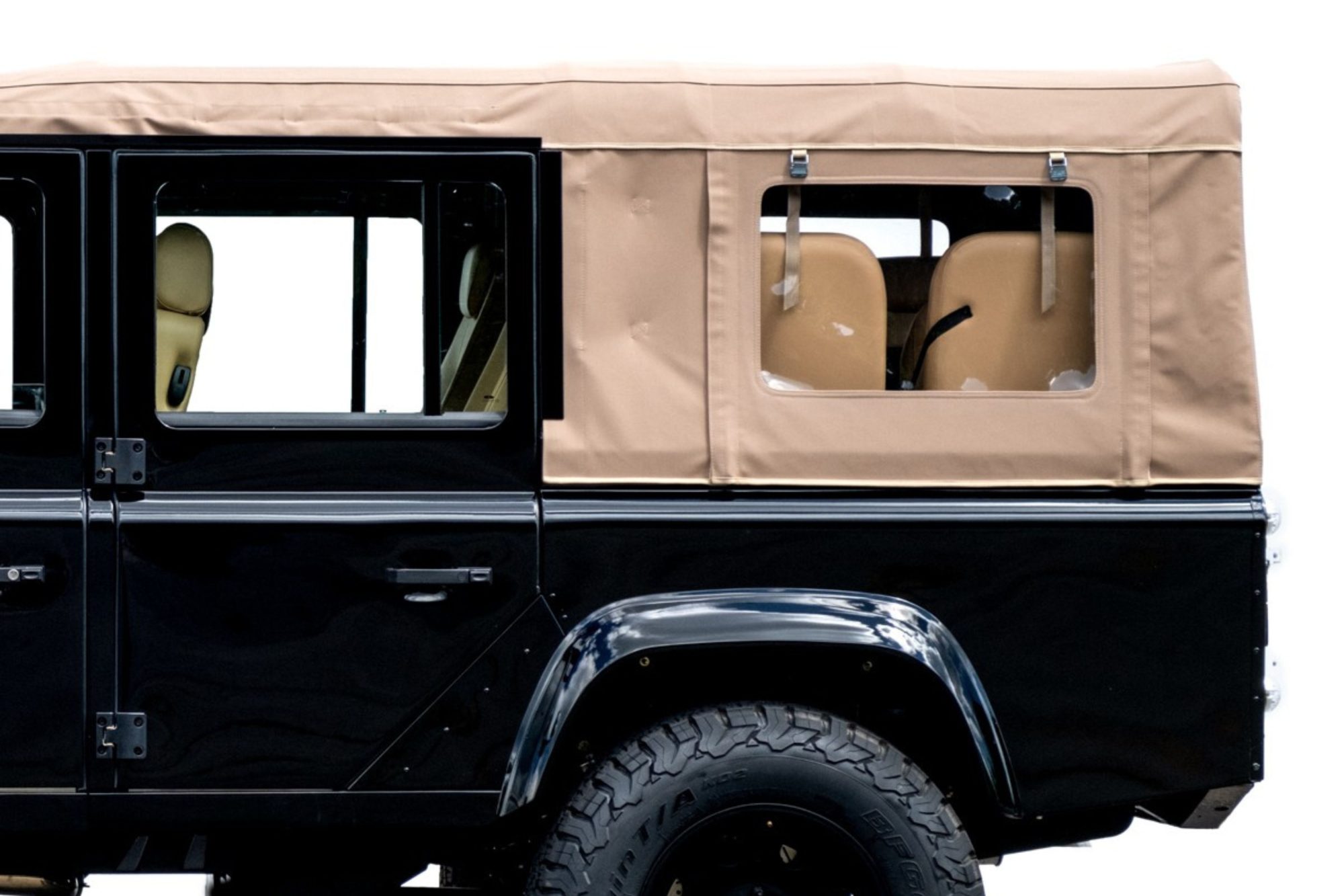 Blackbridge Motors Unveils its 1995 Land Rover Defender 110