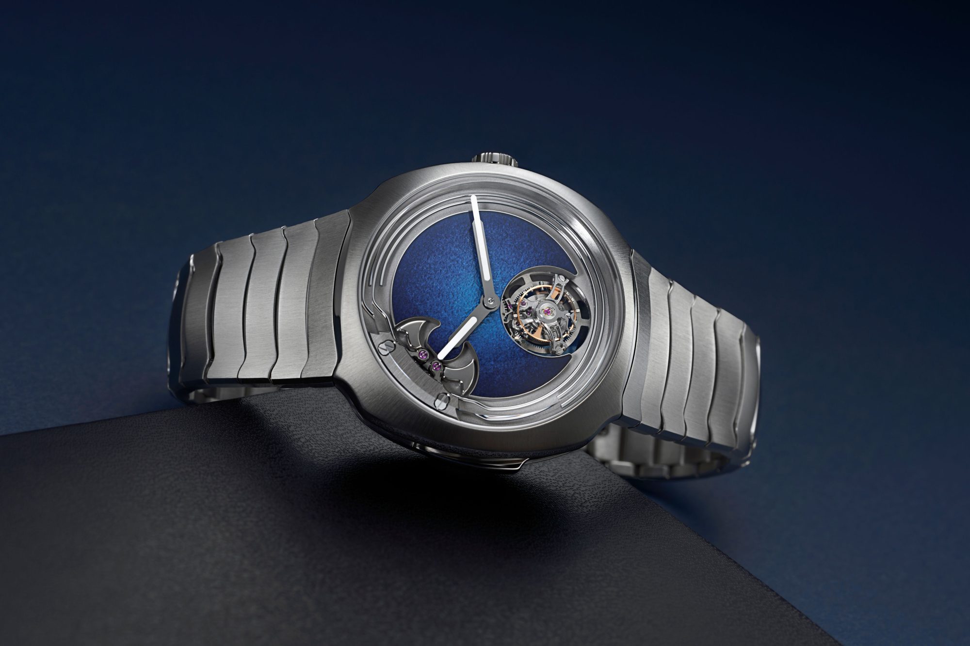 H. Moser & Cie. Streamliner Concept Minute Repeater Tourbillon Blue Enamel