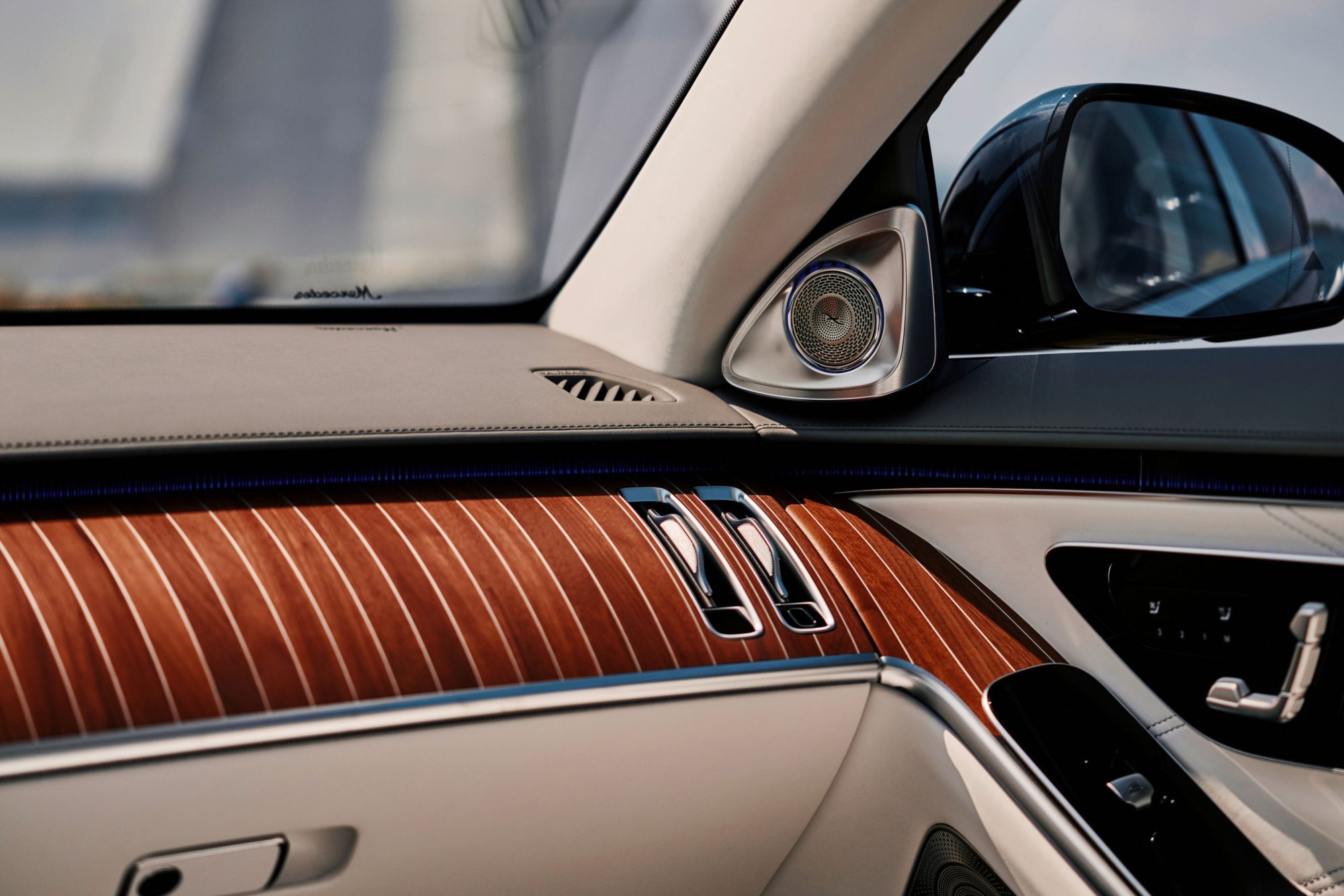 An exclusive Mercedes-Maybach S-Class for the 150th anniversary of Robbe & Berking