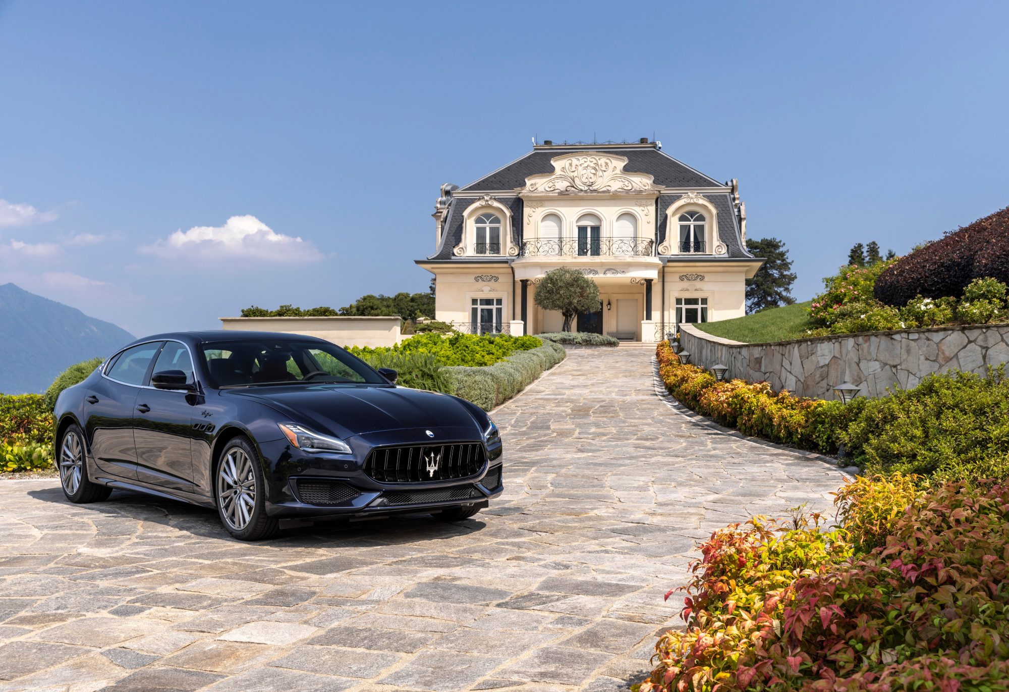 Maserati delivers Quattroporte Grand Finale and MC20 Iris one-offs