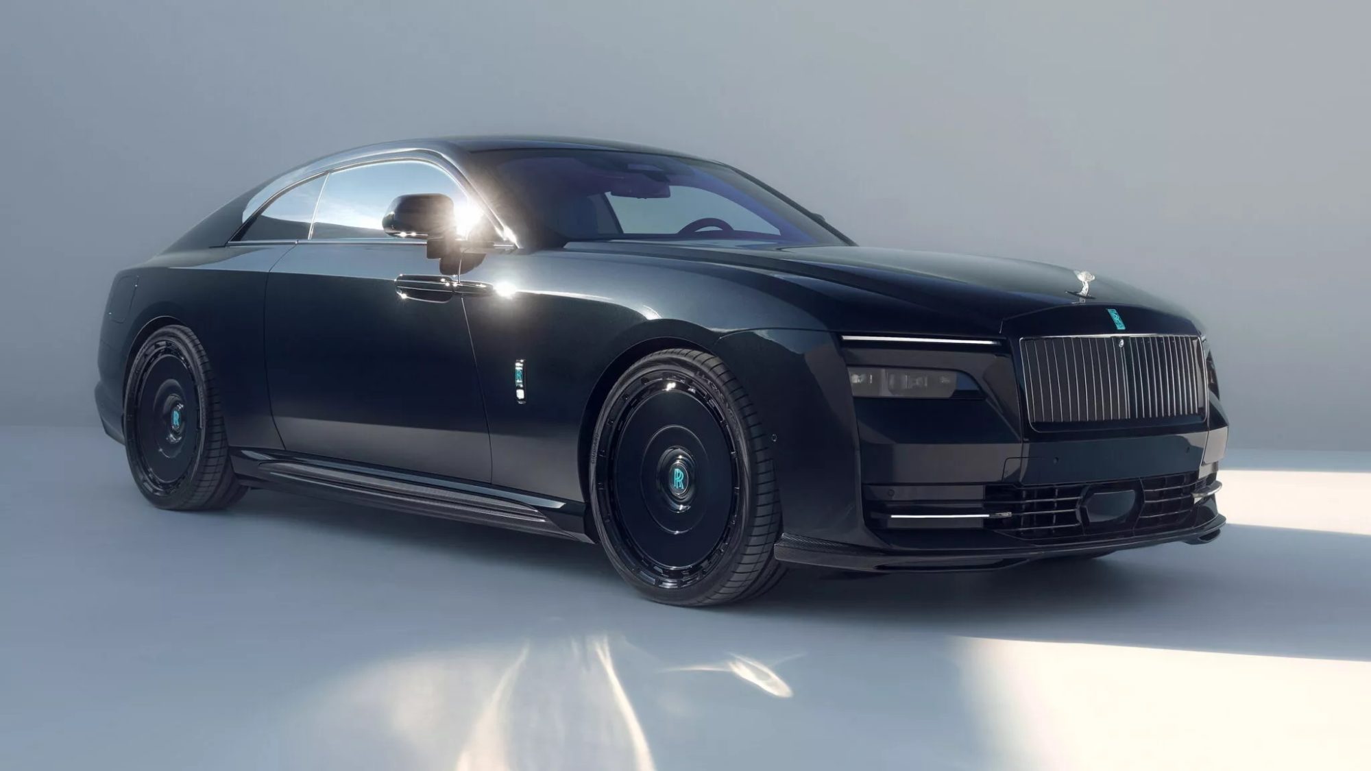 SPOFEC’s carbon fiber adds sleek refinements to the Rolls-Royce Spectre