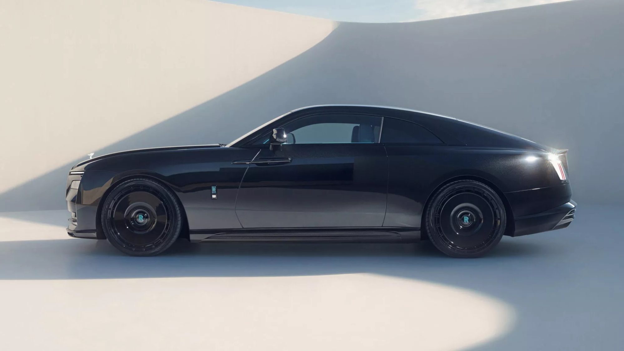 SPOFEC’s carbon fiber adds sleek refinements to the Rolls-Royce Spectre