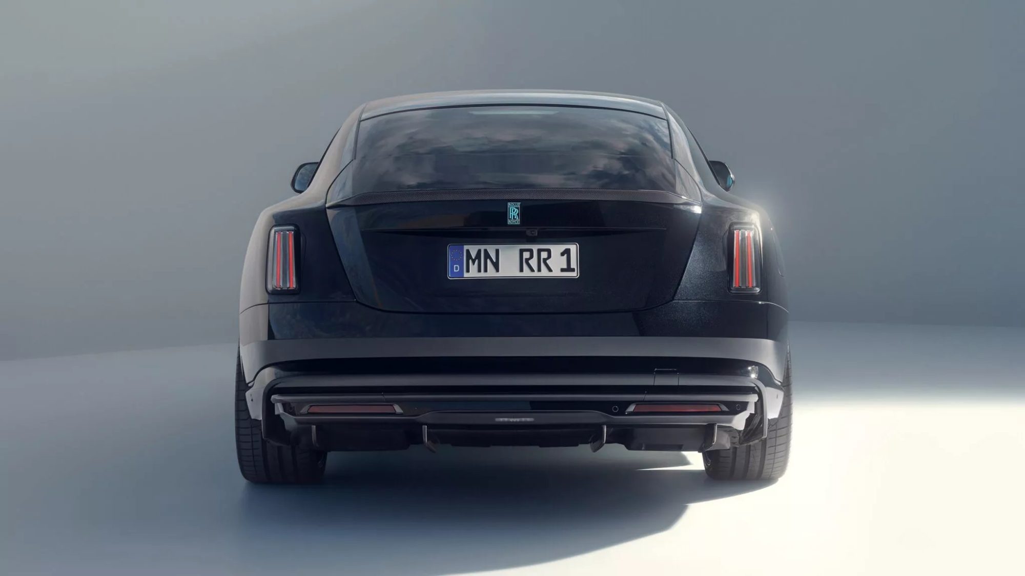 SPOFEC’s carbon fiber adds sleek refinements to the Rolls-Royce Spectre