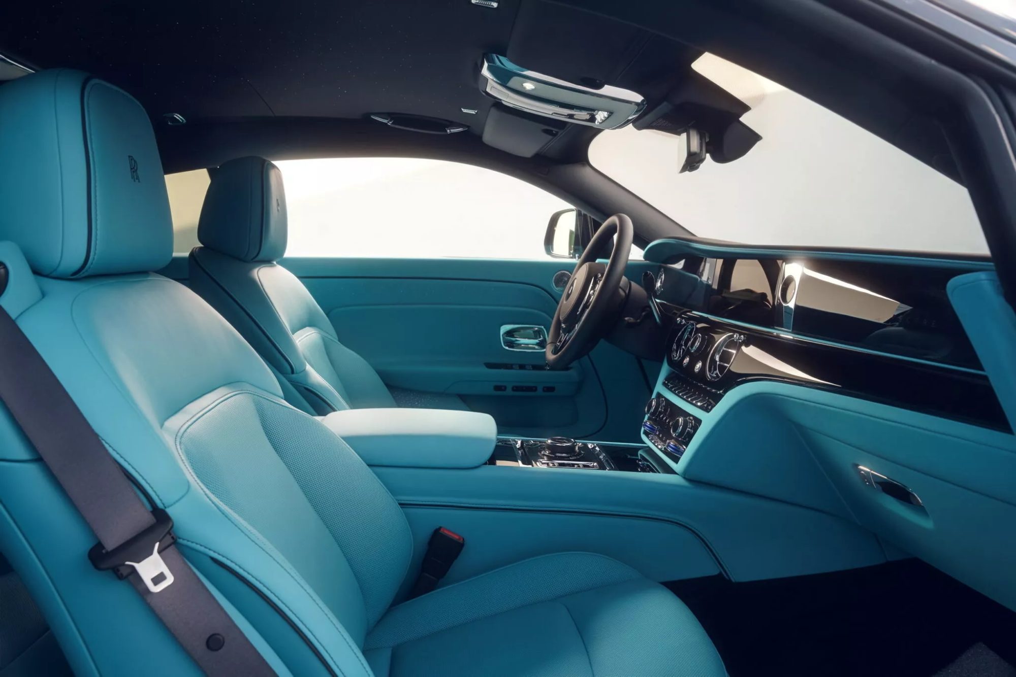 SPOFEC’s carbon fiber adds sleek refinements to the Rolls-Royce Spectre