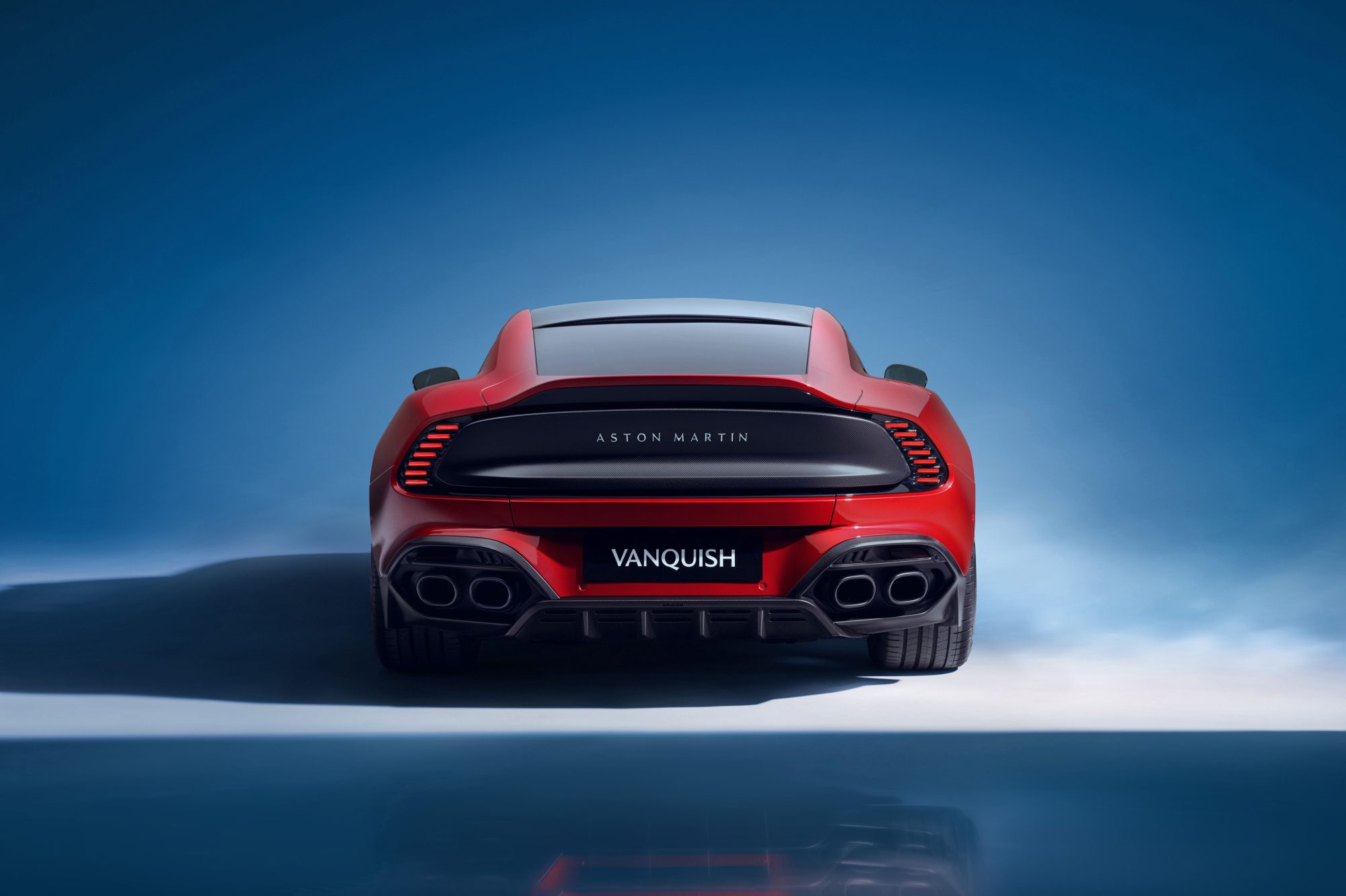 Aston Martin Vanquish returns with V12 engine