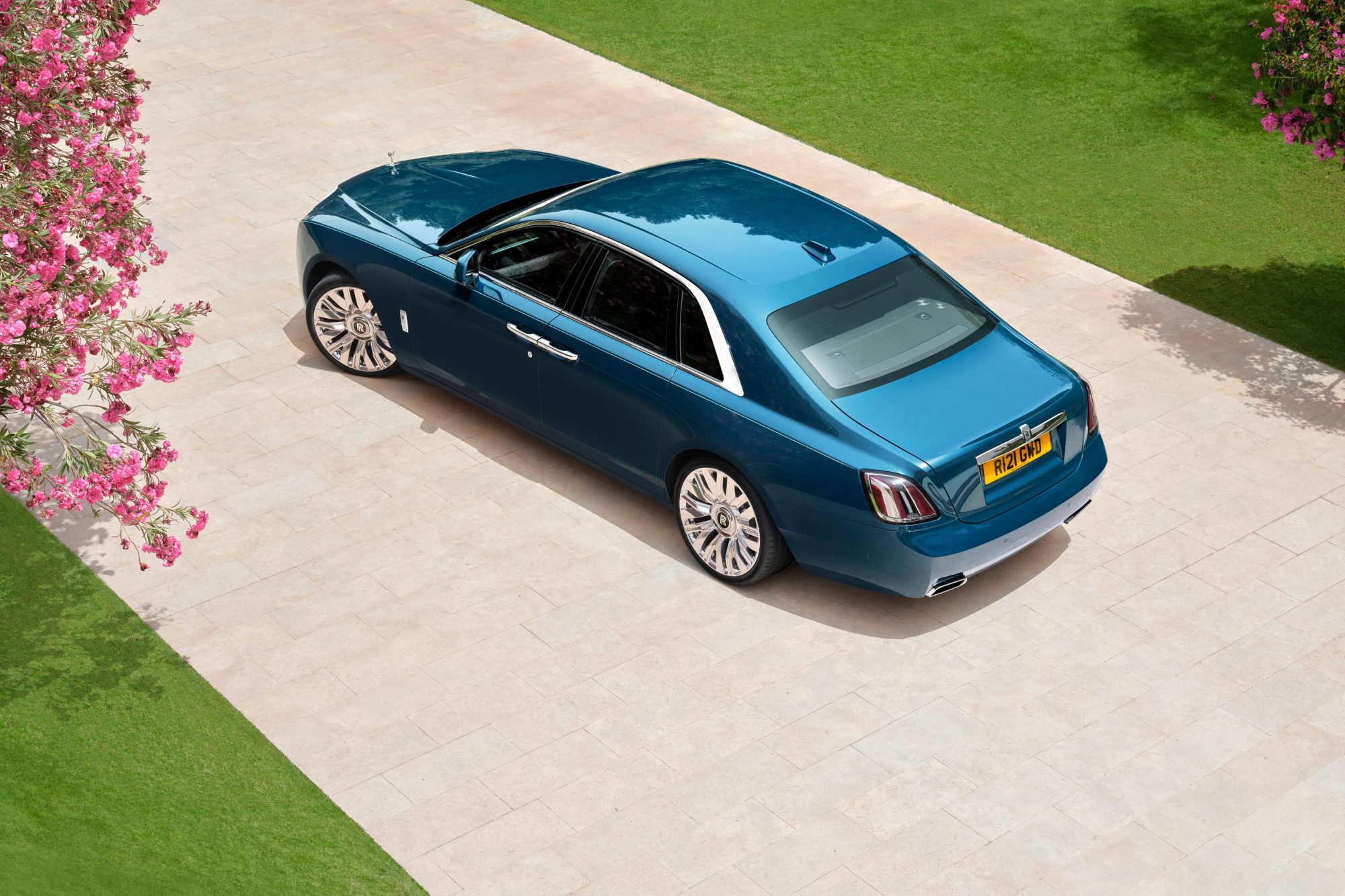 Rolls-Royce reveals Ghost Series II: The most advanced and driver-centric V12