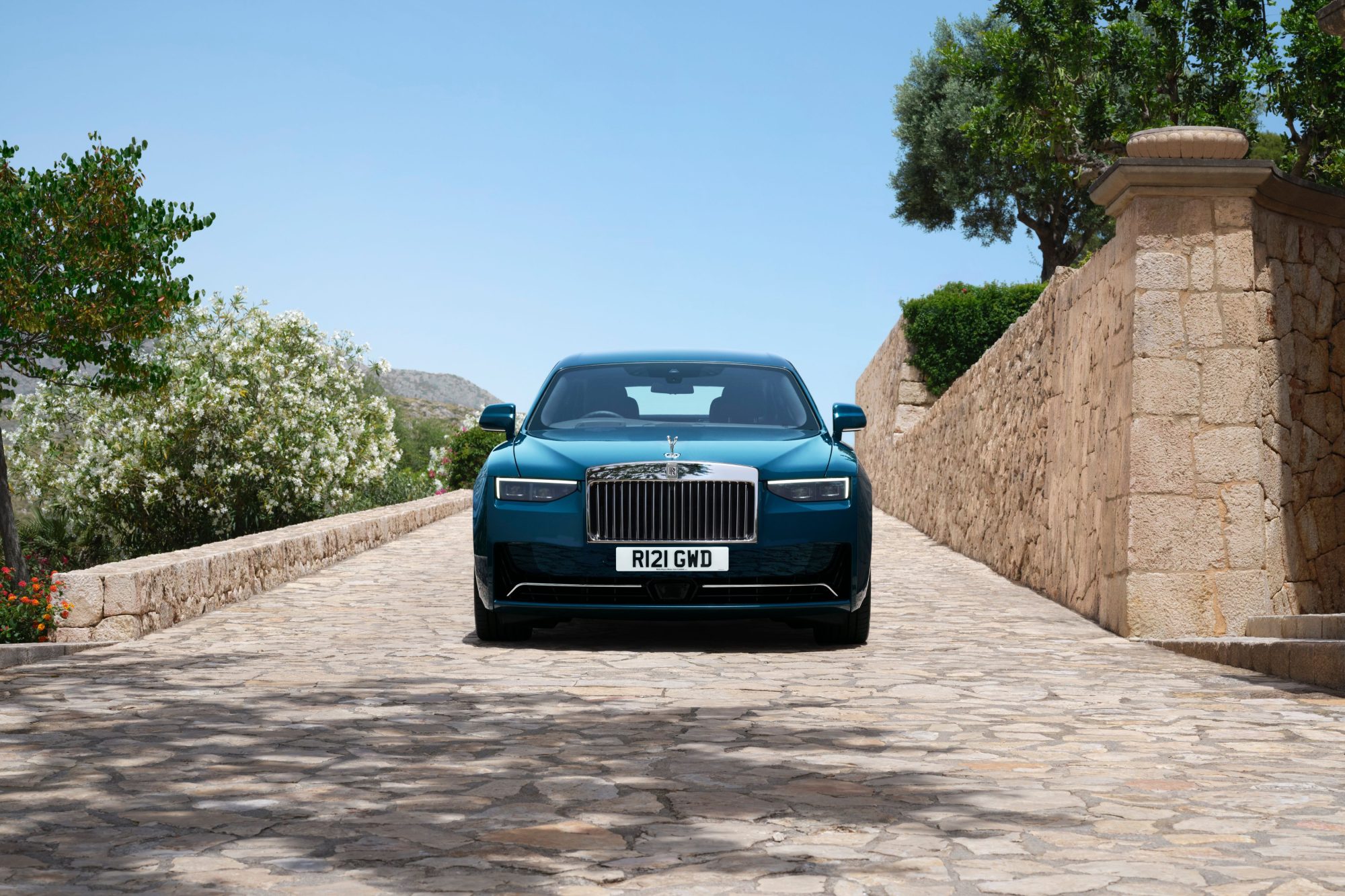 Rolls-Royce reveals Ghost Series II: The most advanced and driver-centric V12