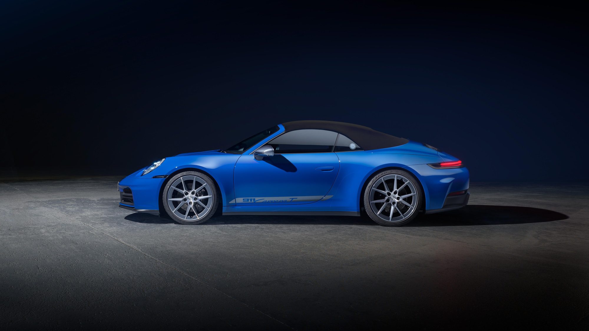 Porsche Unveils the Carrera T Cabriolet: A First in Sophisticated Open-Air Performance