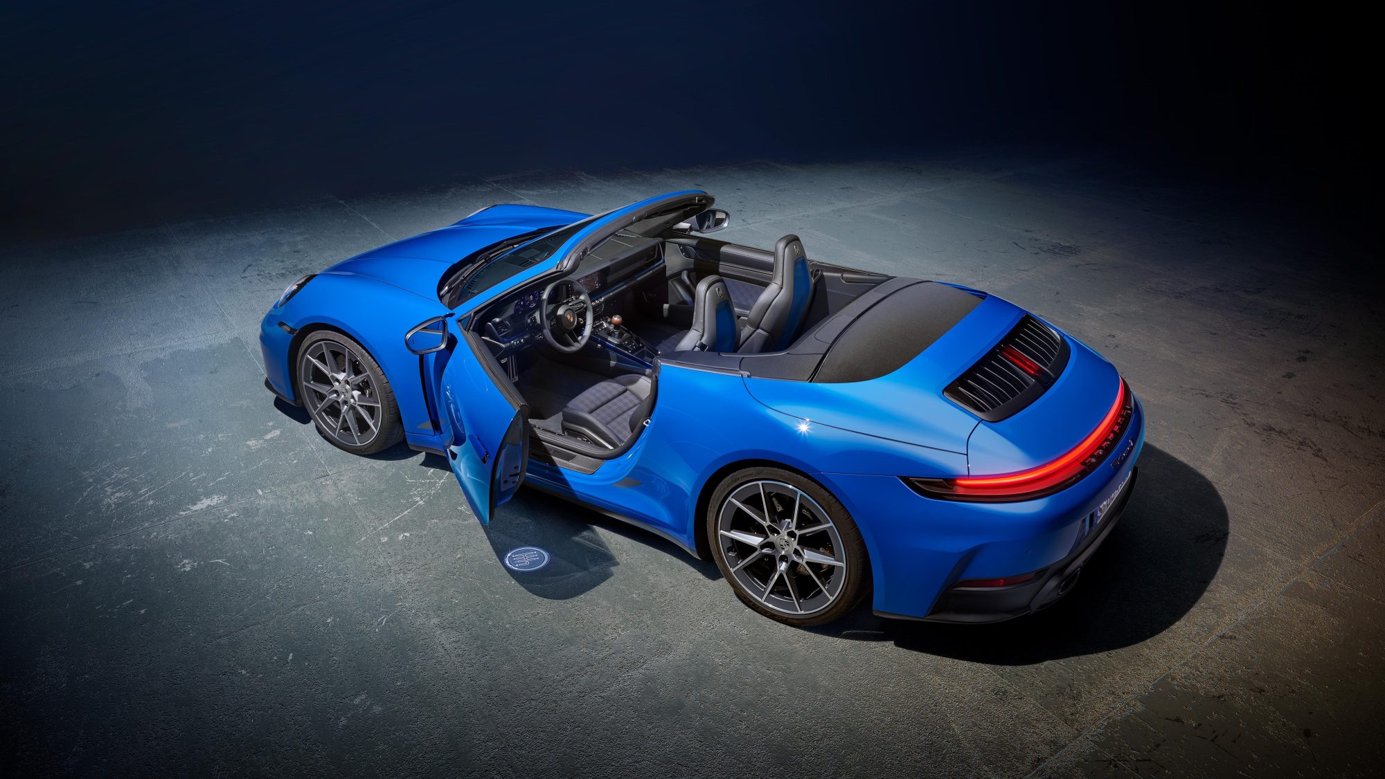 Porsche Unveils the Carrera T Cabriolet: A First in Sophisticated Open-Air Performance