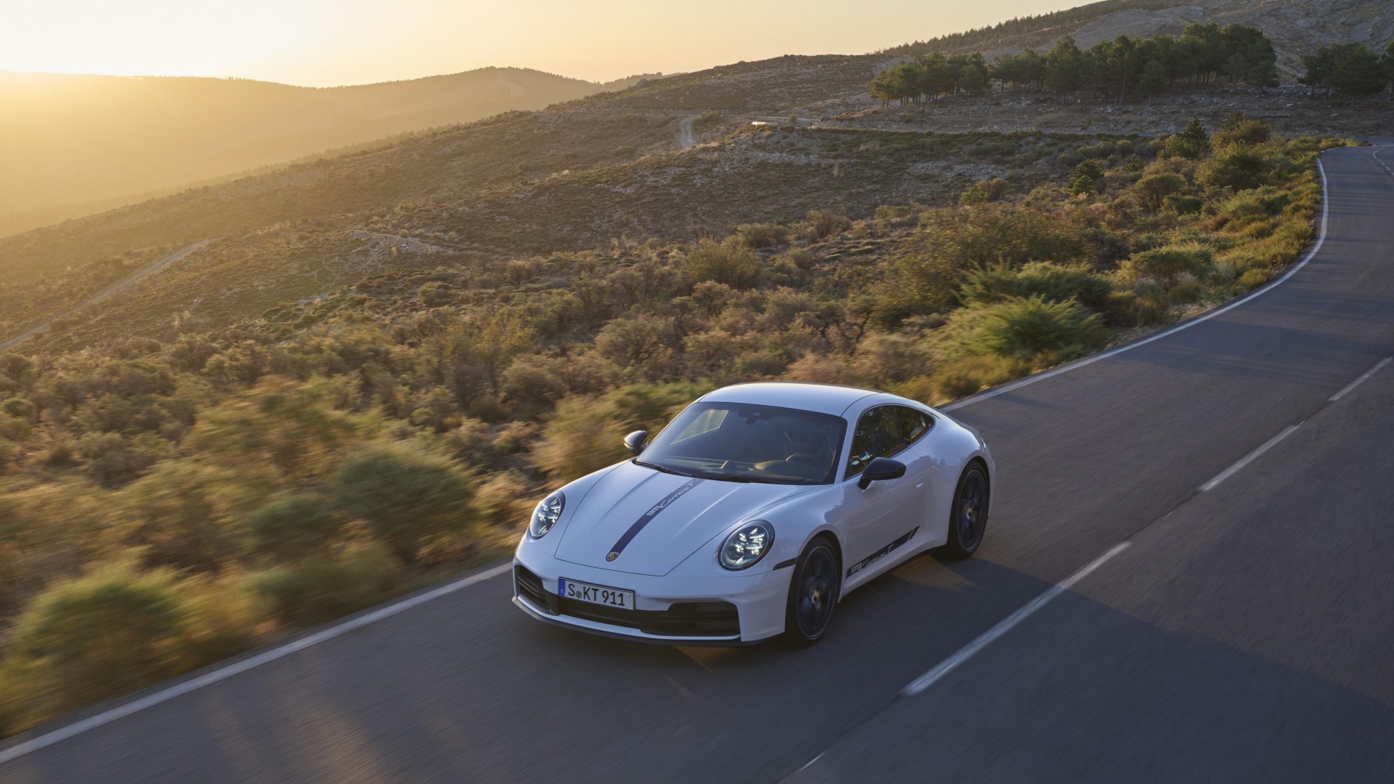 Porsche Unveils the Carrera T Cabriolet: A First in Sophisticated Open-Air Performance