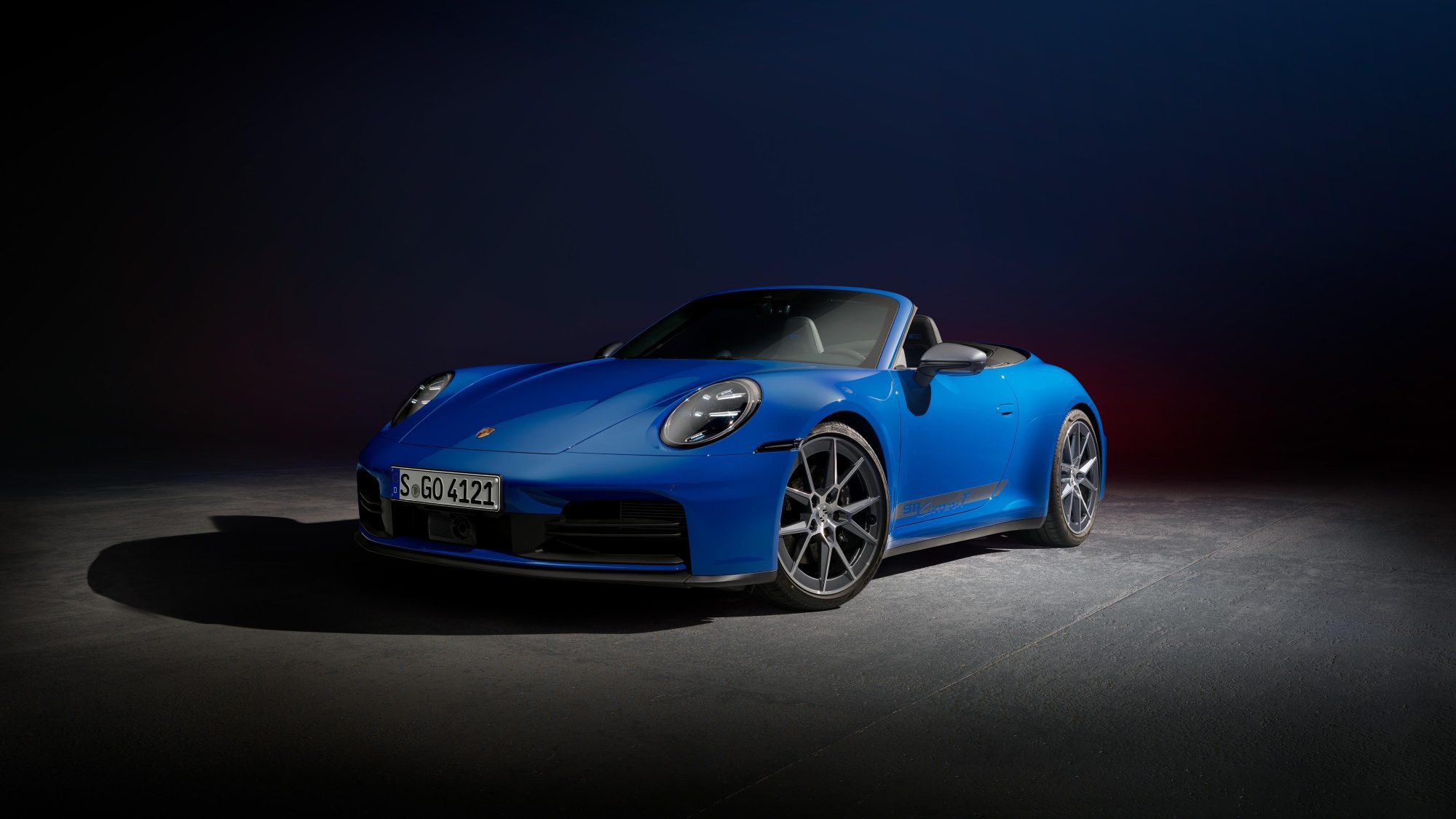 Porsche Unveils the Carrera T Cabriolet: A First in Sophisticated Open-Air Performance