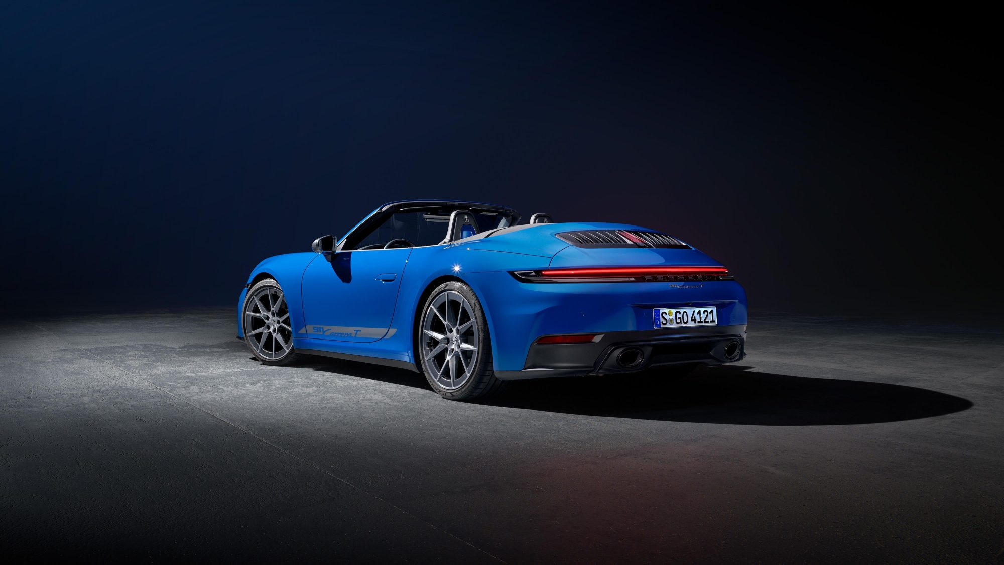 Porsche Unveils the Carrera T Cabriolet: A First in Sophisticated Open-Air Performance