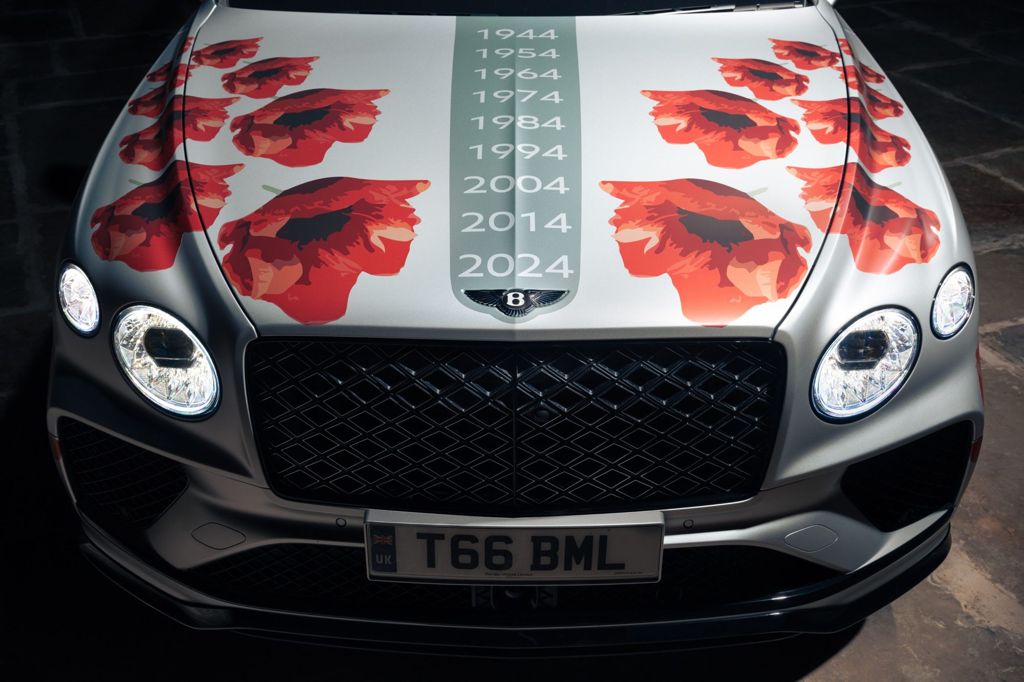 Bentayga honours Remembrance Day and 80 years since D-Day with a unique EWB Mulliner