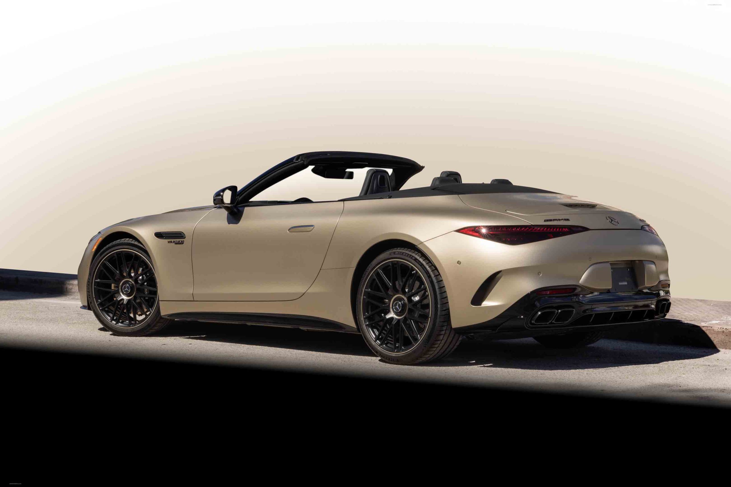 Mercedes-AMG SL 63 MANUFAKTUR Golden Coast: A Limited-Edition Masterpiece